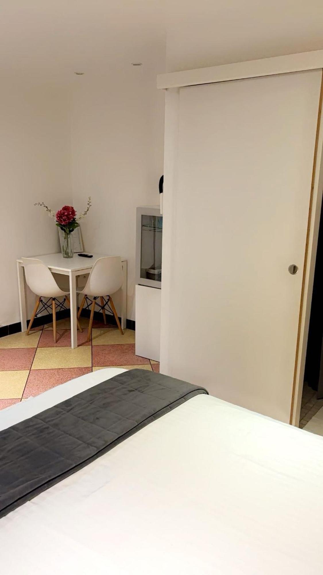 Chambre Olivier Arles Luaran gambar