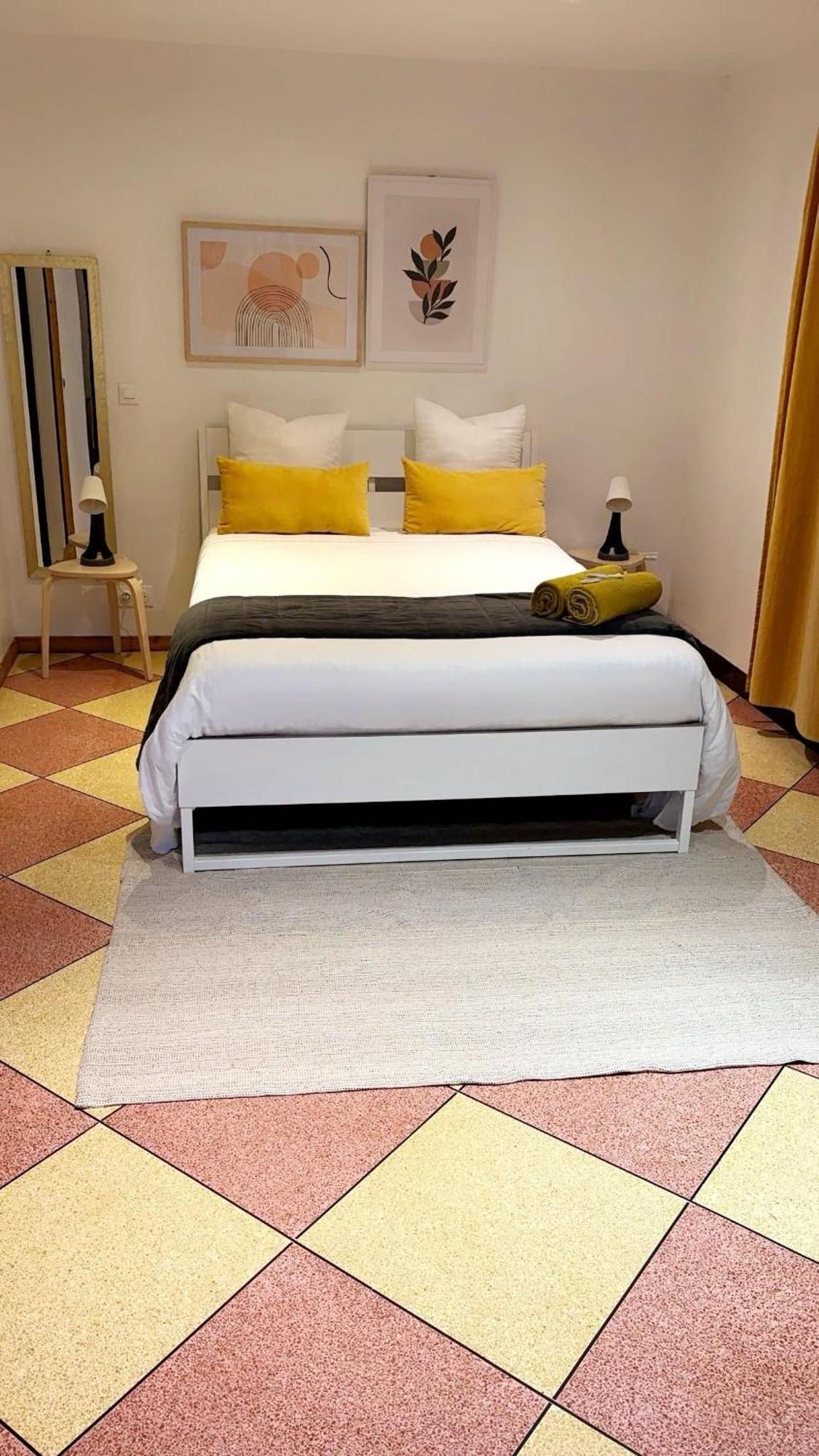 Chambre Olivier Arles Luaran gambar